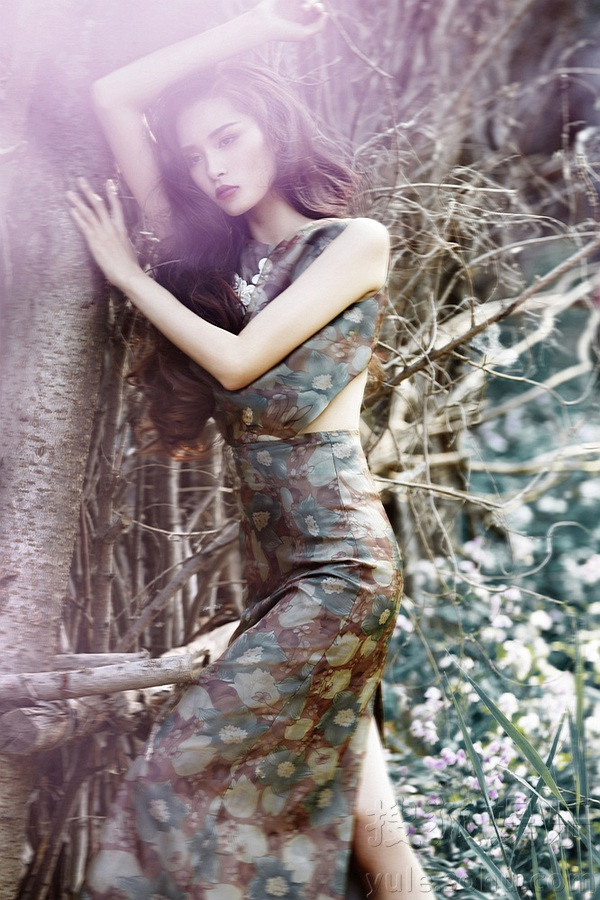     田蕾希写真展完美身姿 如百里香绽放静谧芬芳