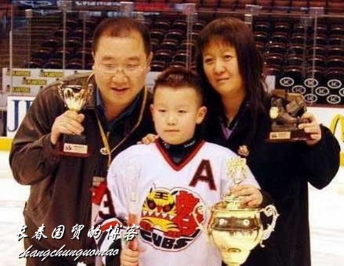 英达与小儿子英如镝