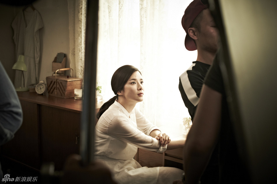 韩星李宝英拍广告 优雅人妻温柔端庄