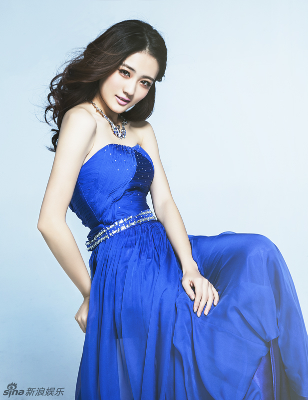 徐璐拍大片化身海的女儿 唯美梦幻仙气足