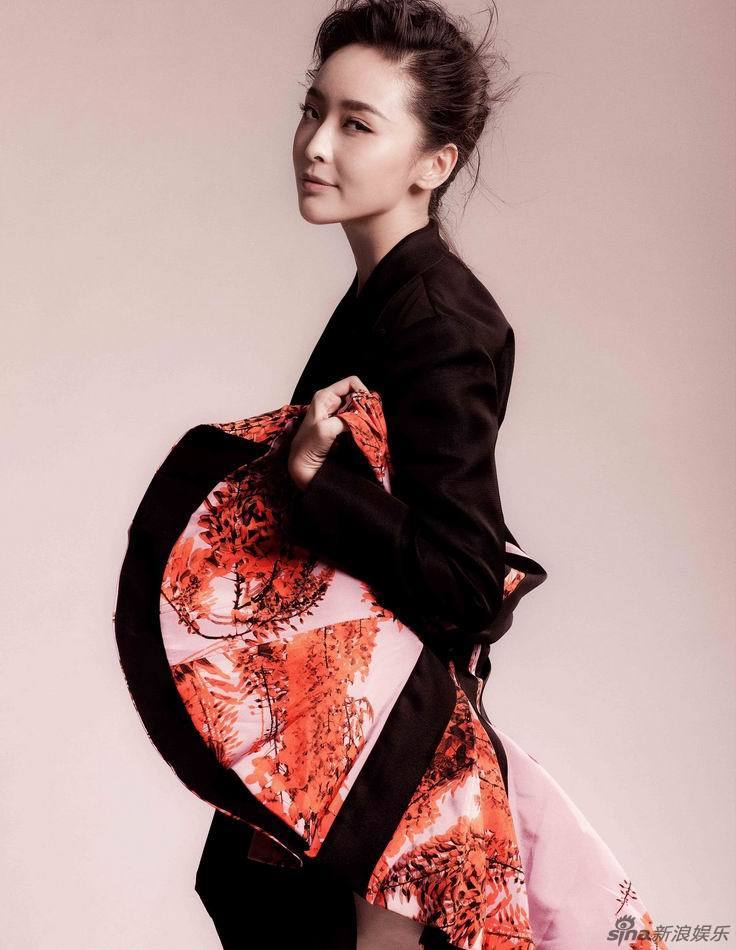 谋女郎李曼写真秀美腿上围傲人