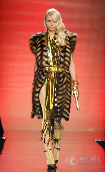 全球最美男模宣布已变性 未来不会再走男装秀