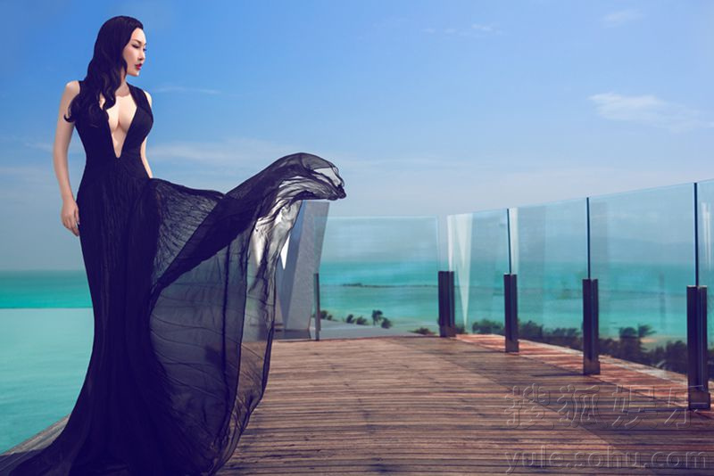     周诗雅新写真展别样苏梅风情 上演性感诱惑