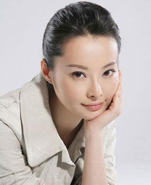 袁立微博为演员讨要社保 呼吁弥补漏洞