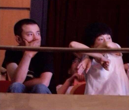 文章马伊琍看女儿演出无表情 姚明王志文携妻同现身