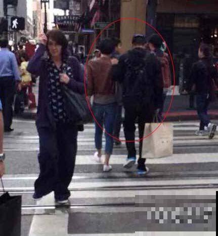 文章和马伊琍现身旧金山