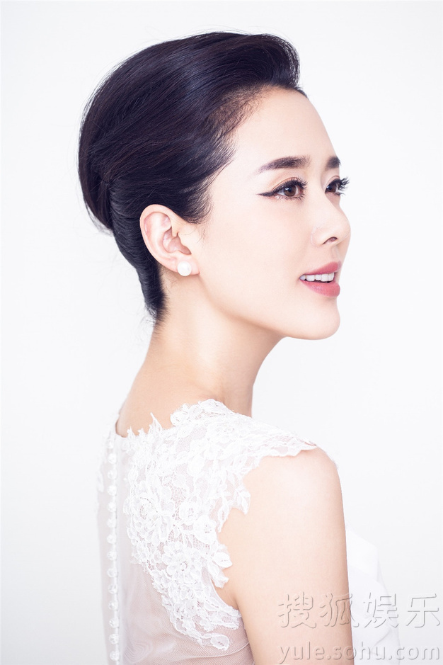     颜丹晨梦幻新娘写真 氧气女神诠释幸福女人范儿
