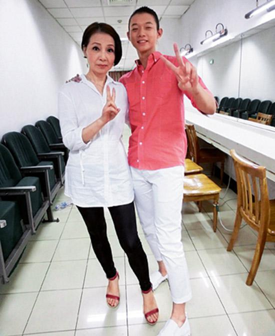 没点背景不敢选秀 “好声音”陈冰身家30亿