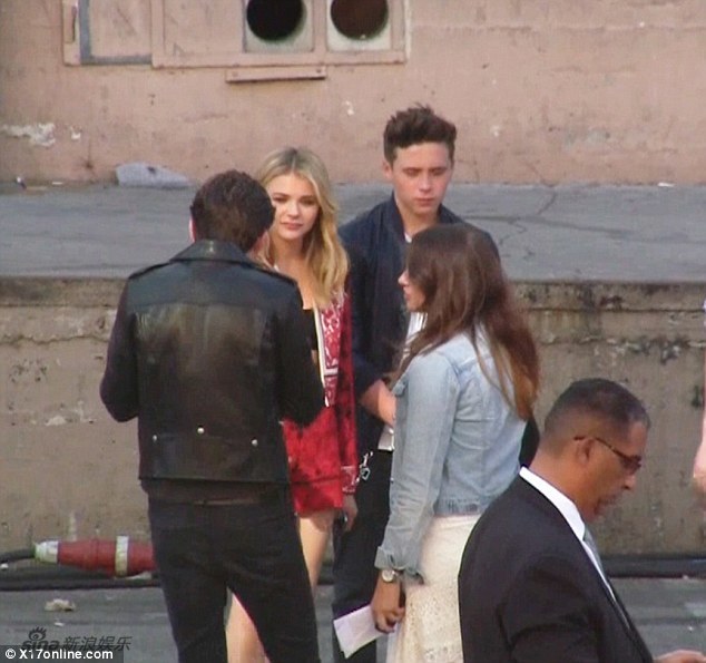 超杀女布鲁克林撇传闻再度约会 谈笑风生