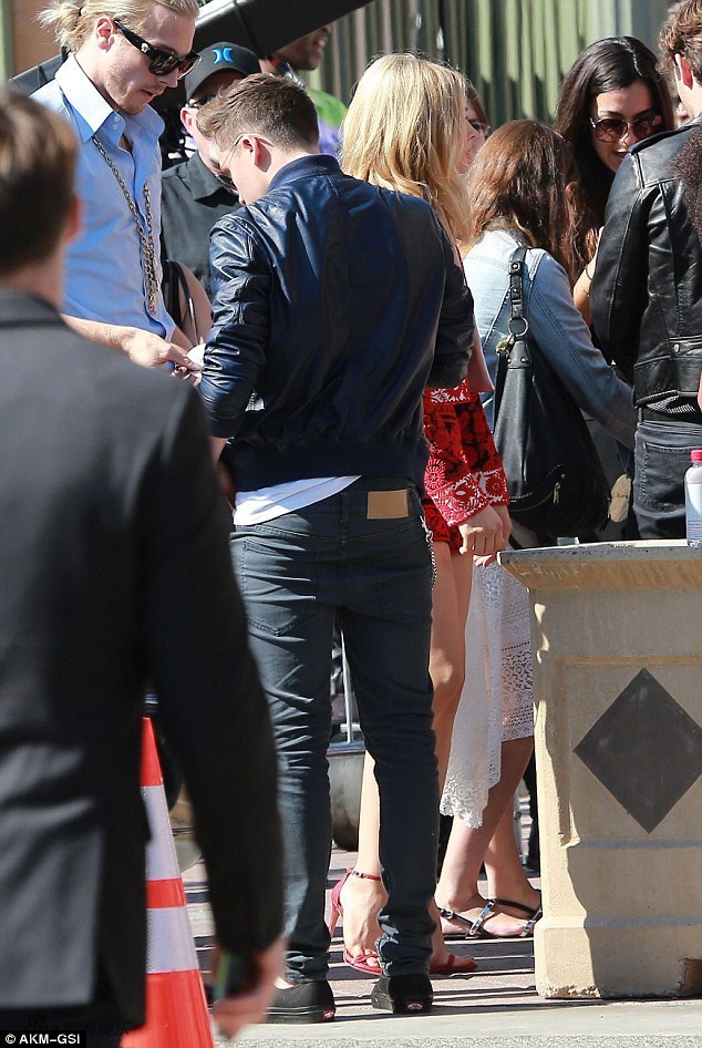 超杀女布鲁克林撇传闻再度约会 谈笑风生