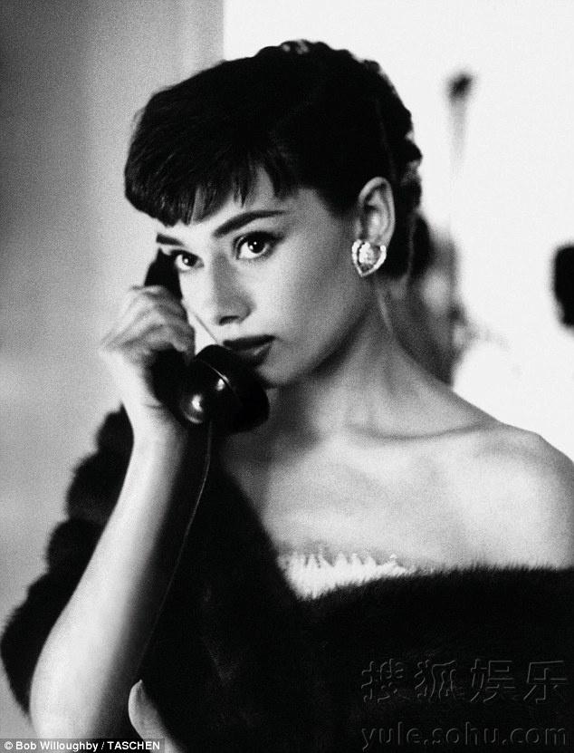   美国摄影师出版赫本照片集 大量幕后生活照曝光 