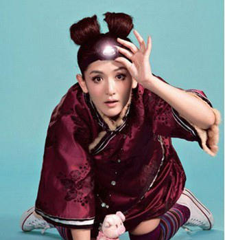 为专辑《菠萝菠萝蜜》拍摄封面