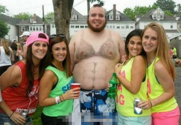 这位选手还有腹肌