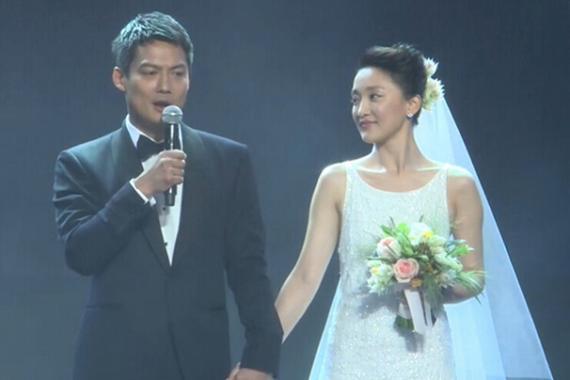 周迅被疑因怀孕拒绝冰桶挑战：珍惜每一滴水资源