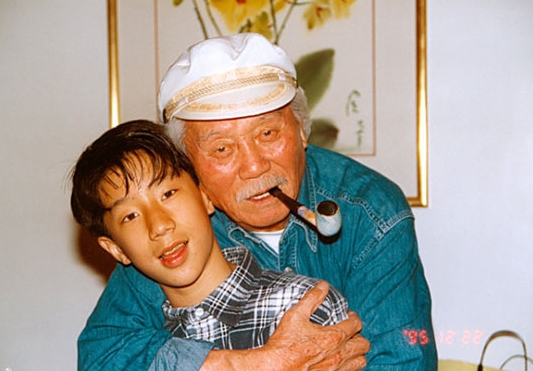 揭秘房祖名吸毒“自毁”：龙太子从小缺父爱