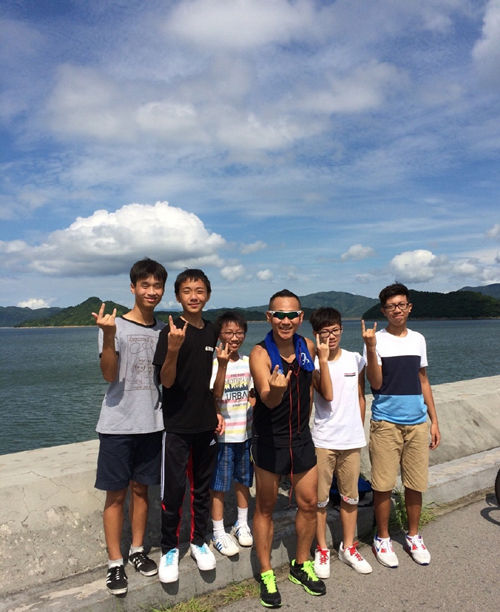 林保怡与粉丝合影