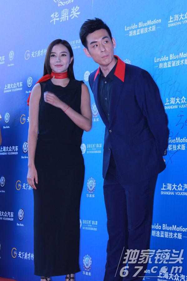 华鼎奖红毯:郑爽脸歪嘴斜难敌江一燕清秀 佟丽娅俏皮作揖