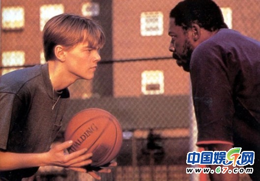 图揭莱昂纳多20年心酸“冲奥”路 青老对比照惹人怜