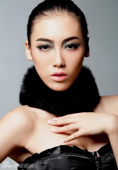 揭底易建联太太荆灵 揭底易建联太太荆灵