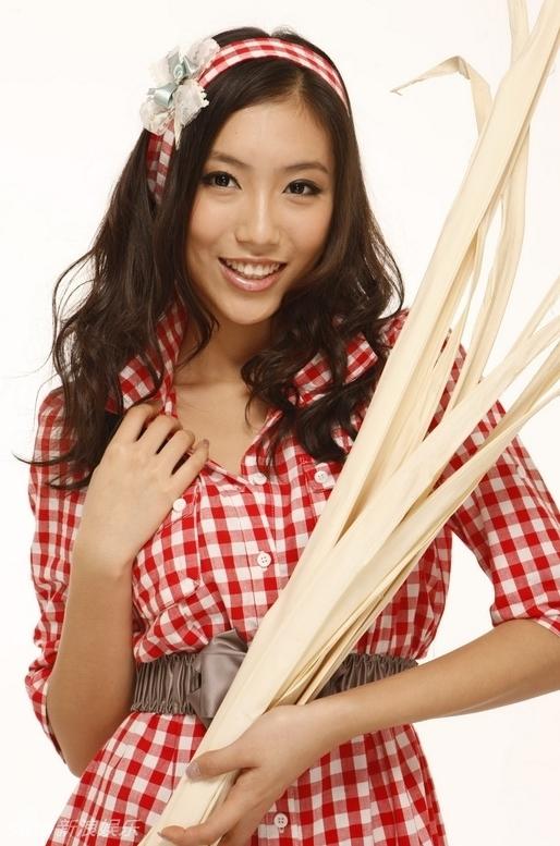 揭底易建联太太荆灵 揭底易建联太太荆灵