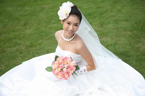 揭底易建联太太荆灵 揭底易建联太太荆灵