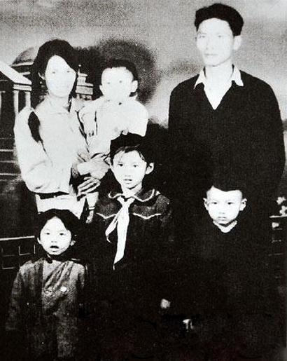 舞神杨丽萍青涩旧照 舞神杨丽萍青涩旧照