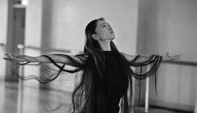 舞神杨丽萍青涩旧照 舞神杨丽萍青涩旧照