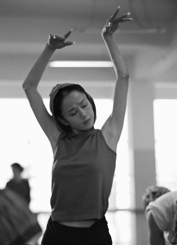 舞神杨丽萍青涩旧照 舞神杨丽萍青涩旧照