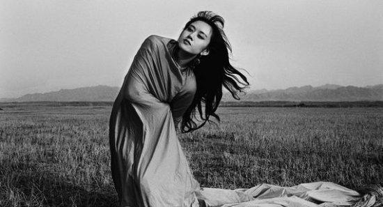 舞神杨丽萍青涩旧照 舞神杨丽萍青涩旧照