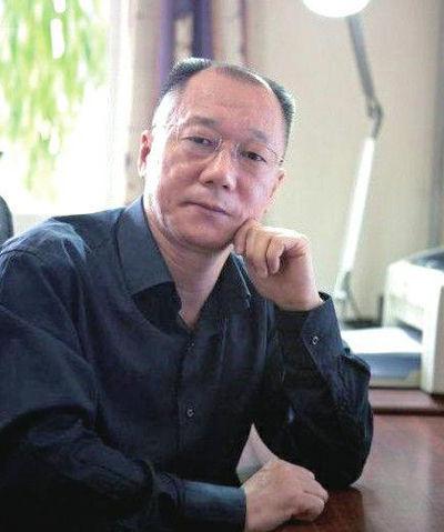 因赵本山被批低俗 崔永元与清华教授对骂三天