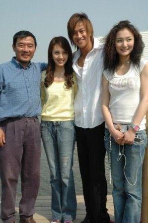 韩庚李晨何润东王烁揭牛萌萌与张默恋情曝光前情史