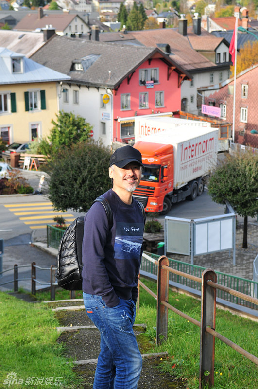 吴秀波旅行私照曝光