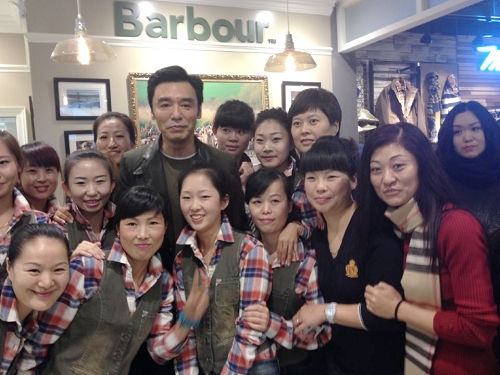 钟镇涛助阵青岛海航Barbour等高端男装品牌