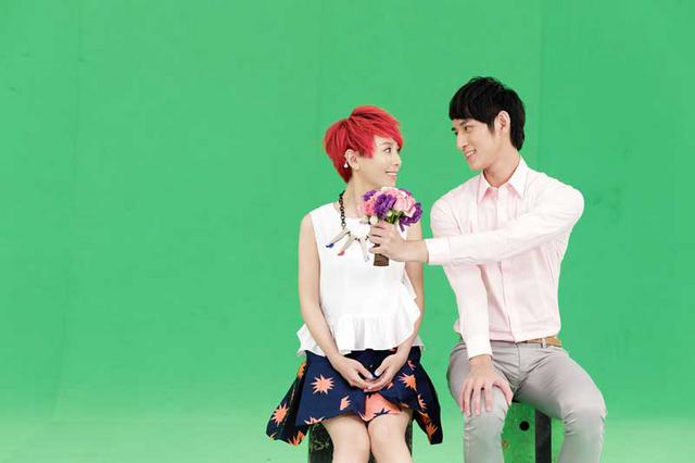 黄雅莉《恋爱烘焙中》MV首发 与型男浪漫拍拖 黄雅莉《恋爱烘焙中》MV首发 与型男浪漫拍拖