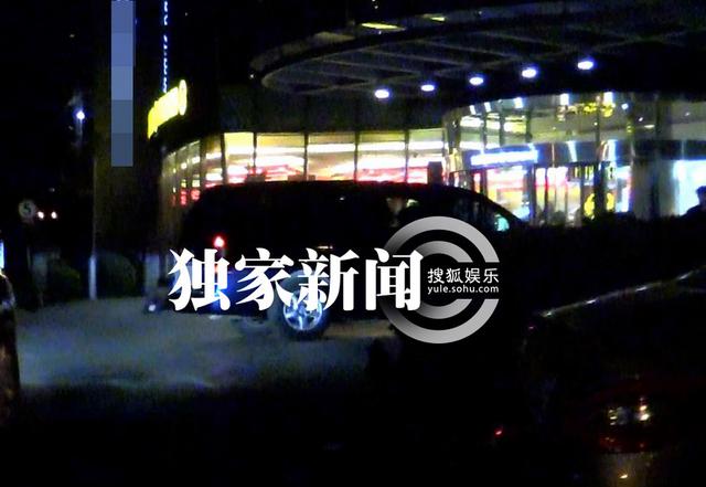 谢霆锋回京再返爱巢 曝与王菲将公开亮相 谢霆锋回京再返爱巢 曝与王菲将公开亮相