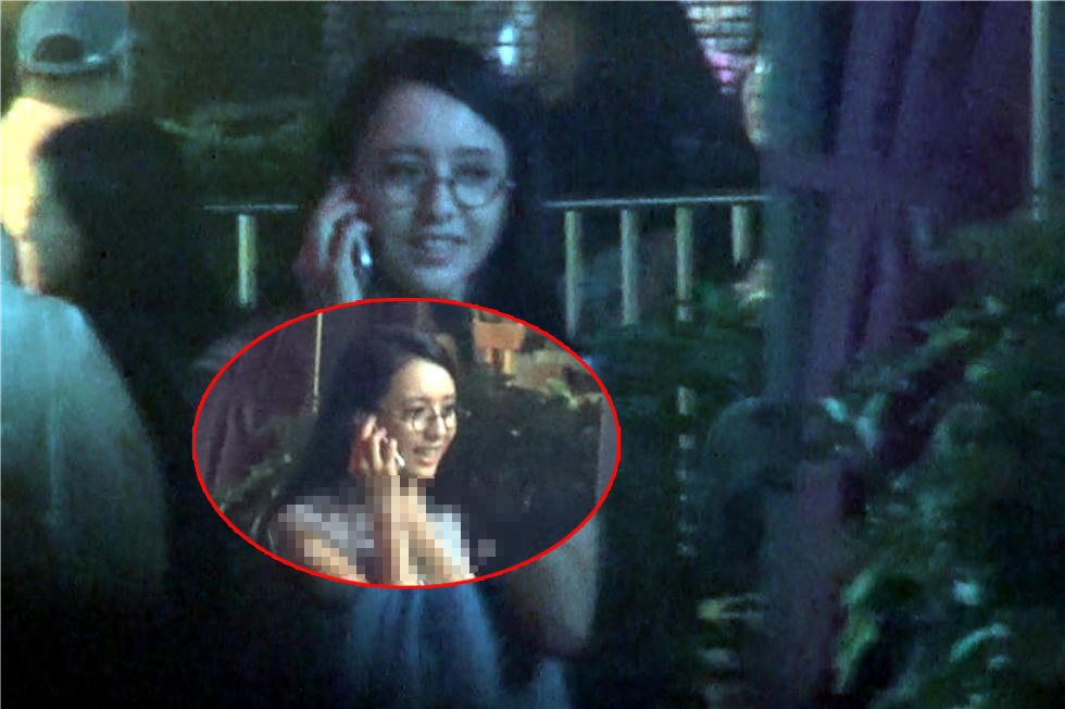 佟丽娅素颜吃路边摊 讲卫生不忘饭前洗手 佟丽娅素颜吃路边摊 讲卫生不忘饭前洗手