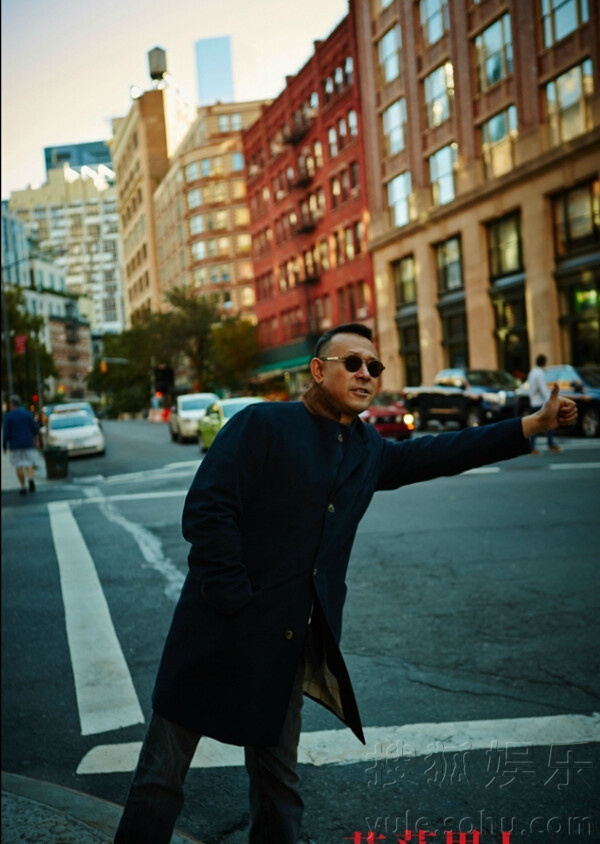 《一步之遥》贺岁 姜文葛优王志文变雅痞