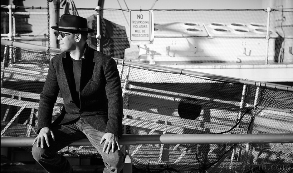 《一步之遥》贺岁 姜文葛优王志文变雅痞