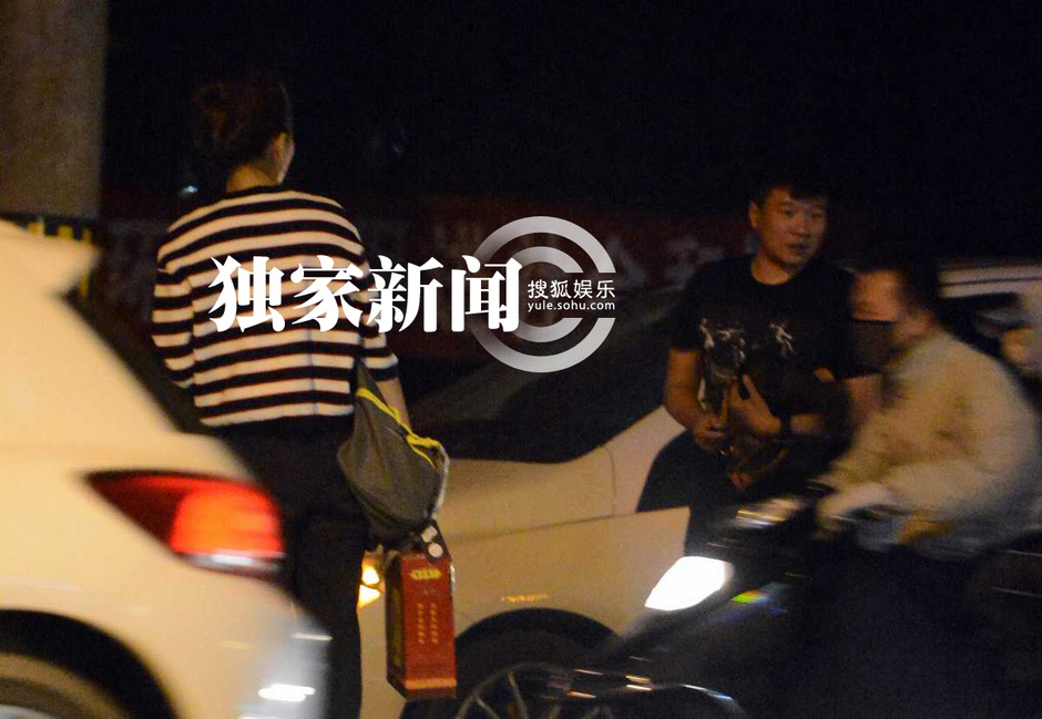 “文体恋”殷桃李金羽会友 手挽手返爱巢