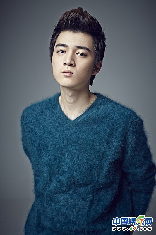 文卓时尚杂志封面 硬朗冷峻玩转最IN时尚