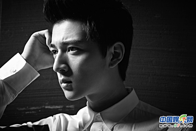 文卓时尚杂志封面 硬朗冷峻玩转最IN时尚