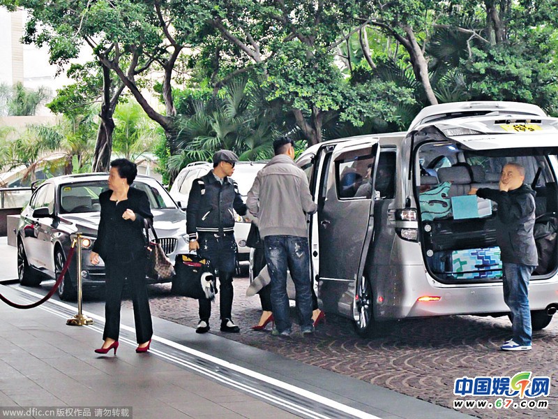 苏永康二婚谢霆锋避谈王菲 周慧敏携夫亮相