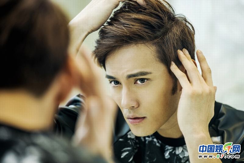 徐正曦封面大片显格调 将赴广州宣传新电影