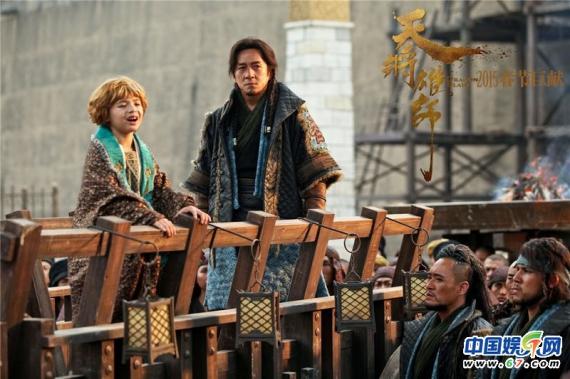 《天将雄师》曝西蒙子萌剧照 人气童星逗笑成龙