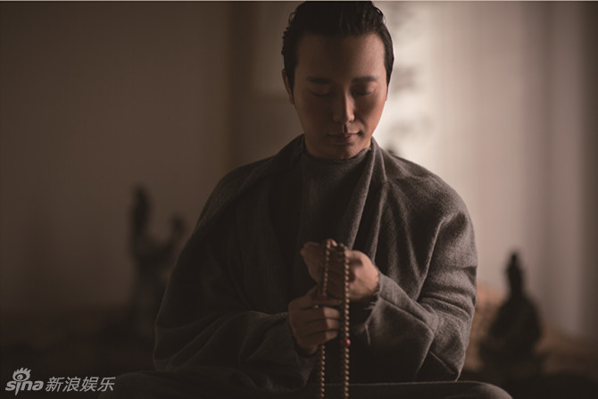 李玉刚禅意写真曝光 新造型显宁静韵味 
