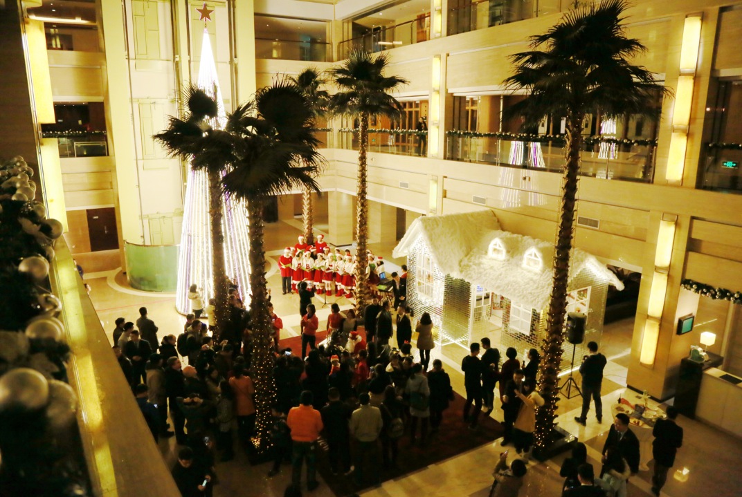 2014青岛景园假日酒店爱心圣诞点灯仪式启动圣诞季