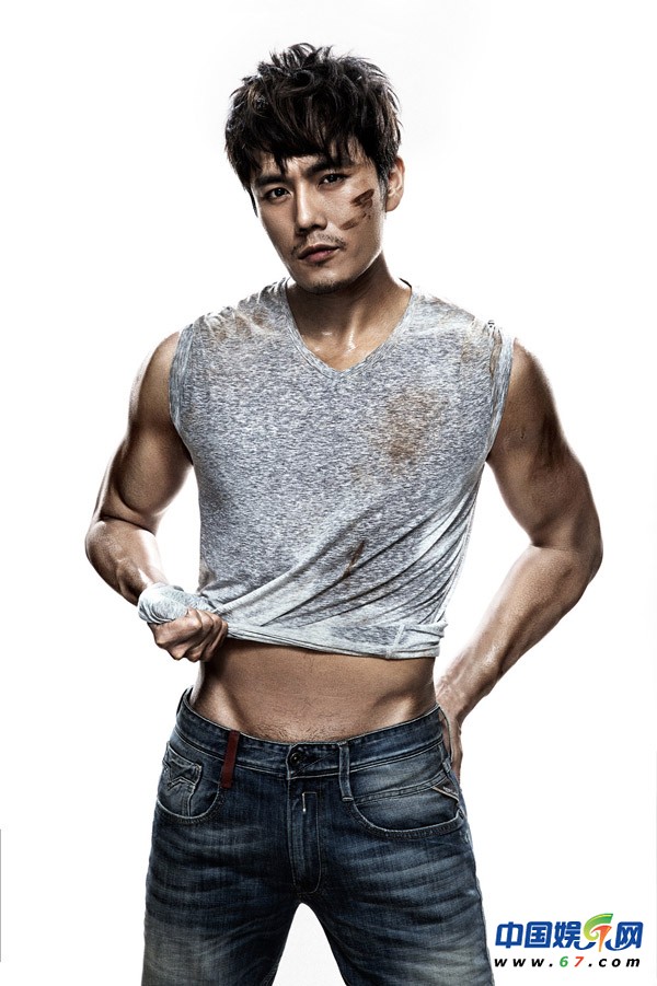 准新郎秦昊一改文艺范儿 野性写真登大刊封面