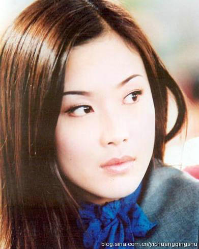 揭张嘉佳神秘前妻：比基尼秀身材 被下跪求婚