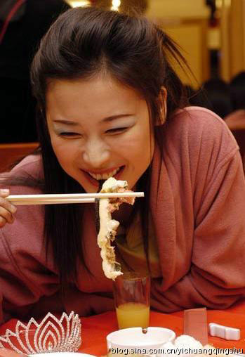 揭张嘉佳神秘前妻:比基尼秀身材 被下跪求婚 揭张嘉佳神秘前妻:比基尼秀身材 被下跪求婚