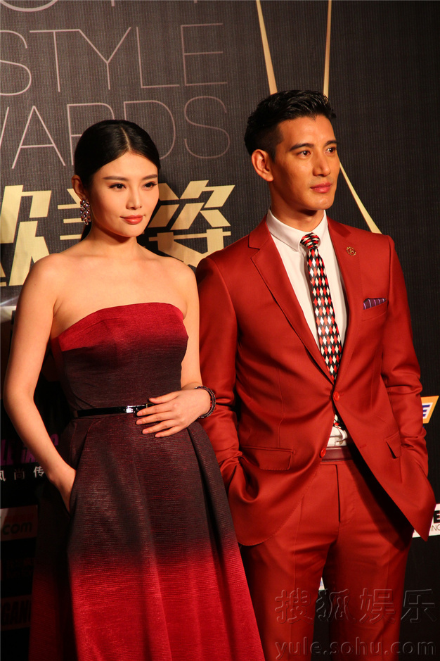 中韩女神拼透视！林志玲周韦彤艳压韩彩英